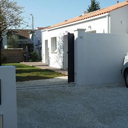 33 Bis Villa *